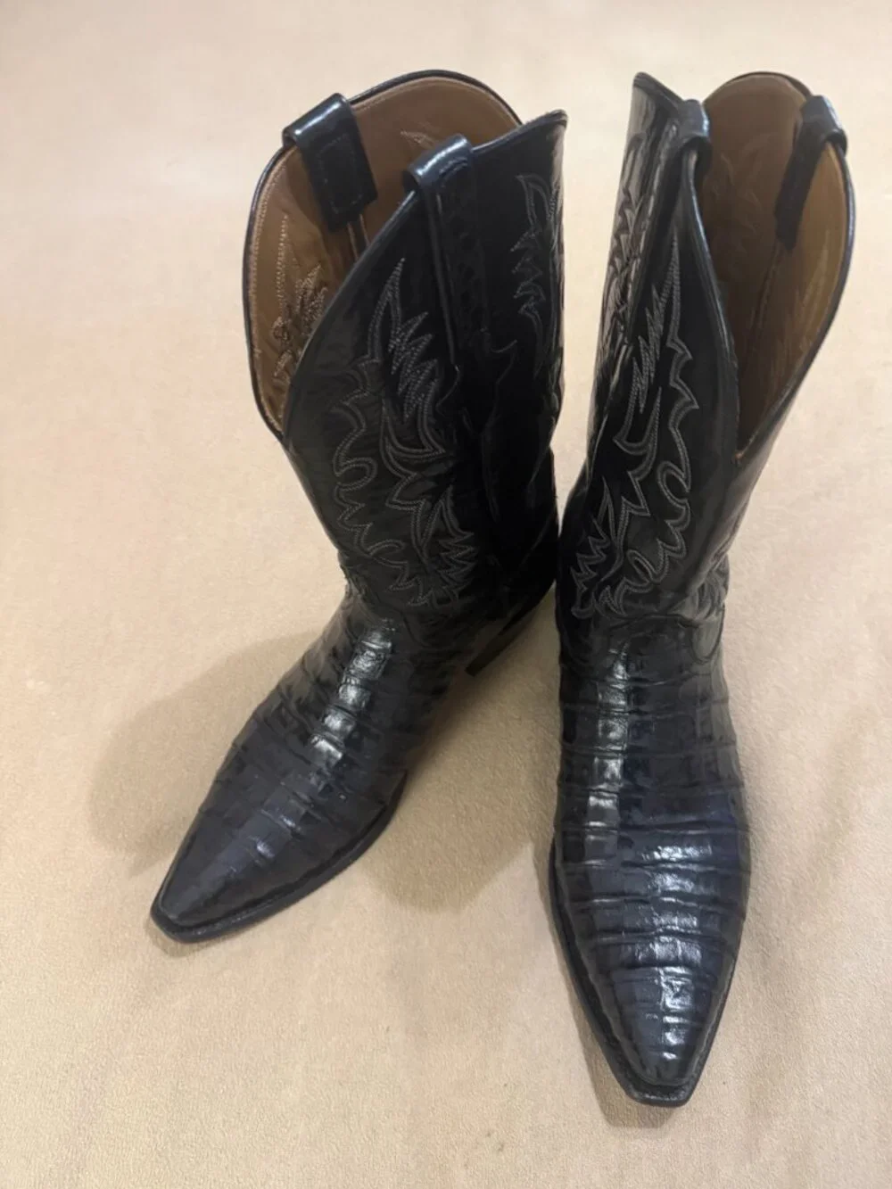 Lucchese mens hand